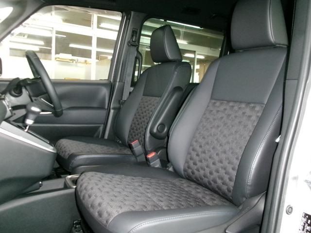 VOXY HYBRID 4WD
