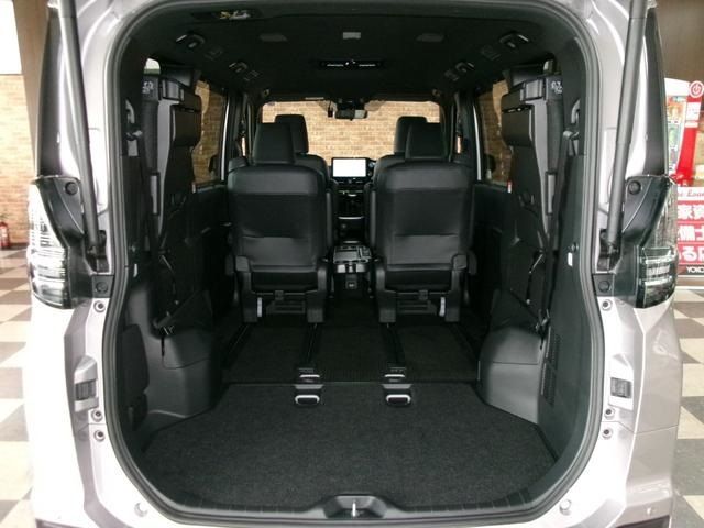 VOXY HYBRID 4WD