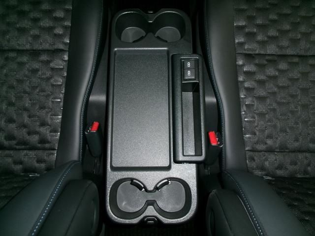 VOXY HYBRID 4WD