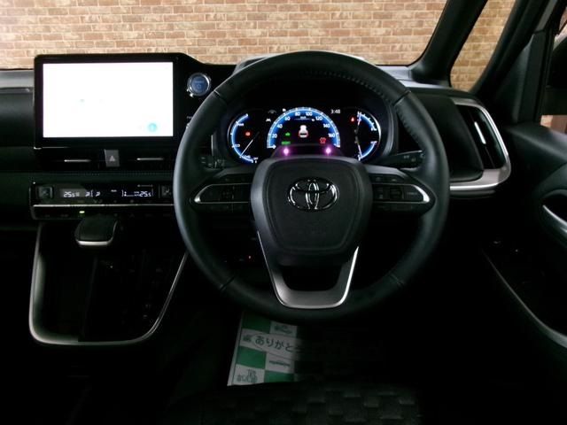 VOXY HYBRID 4WD