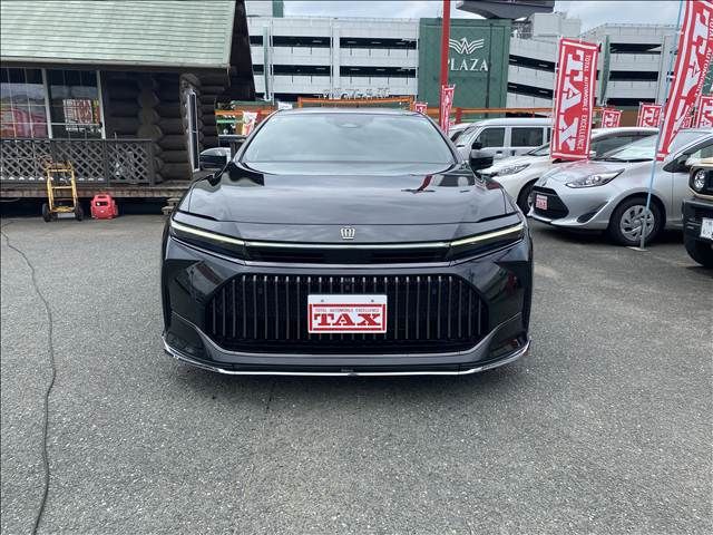 CROWN sedan hybrid
