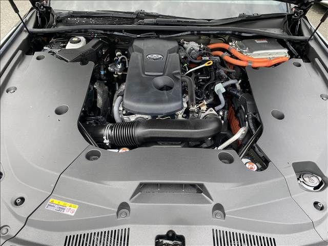 CROWN sedan hybrid