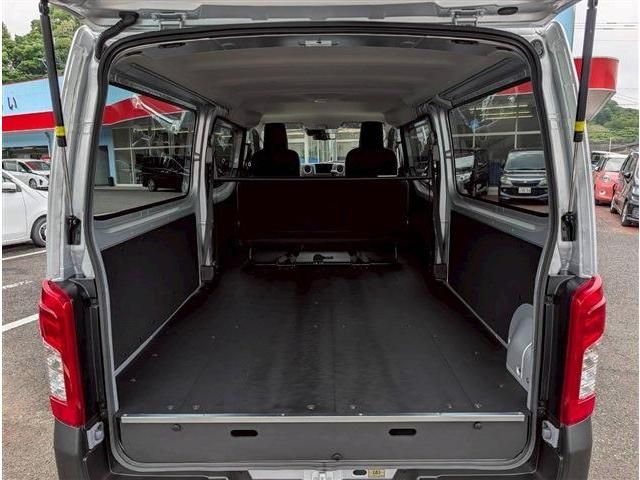 CARAVAN van 2WD