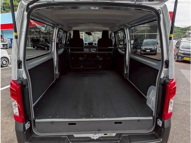CARAVAN van 2WD