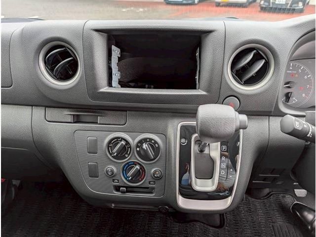 CARAVAN van 2WD
