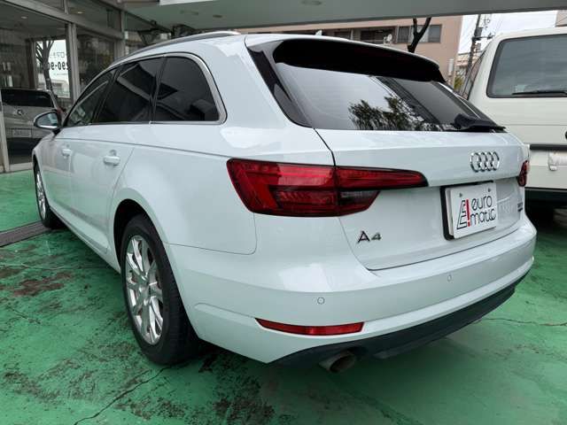 AUDI A4 AVANT