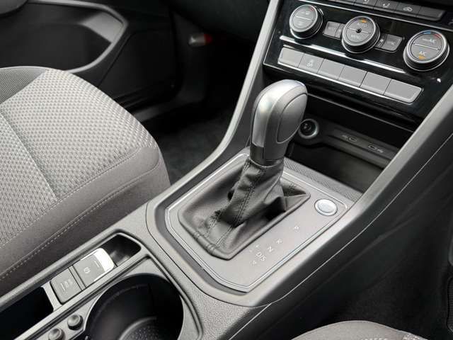 VOLKSWAGEN GOLF TOURAN