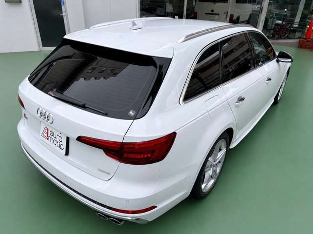 AUDI S4 AVANT