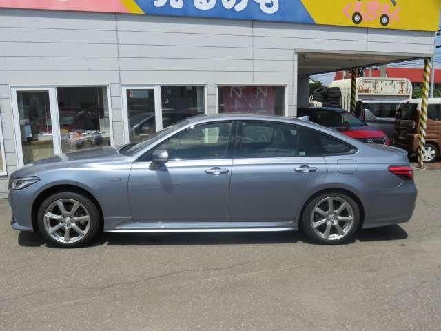 CROWN sedan hybrid 4WD