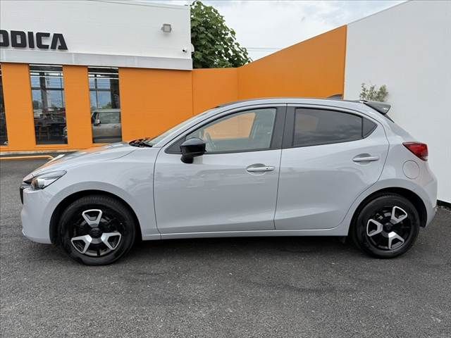 MAZDA2
