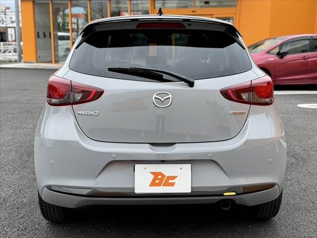 MAZDA2