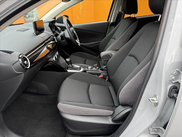 MAZDA2