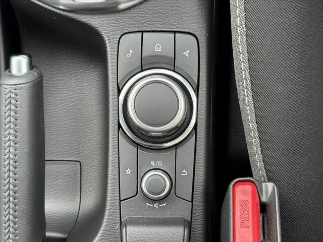 MAZDA2