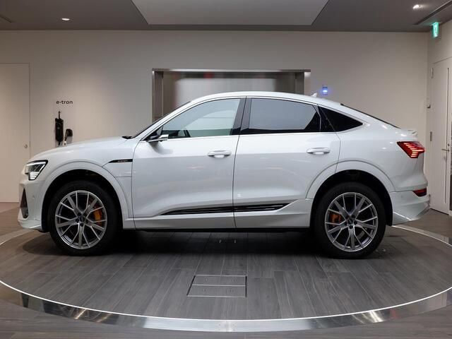 AUDI e-tron SPORTBACK
