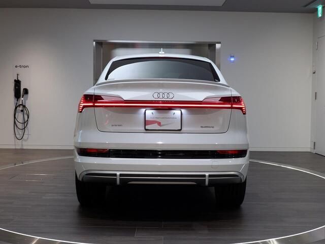 AUDI e-tron SPORTBACK