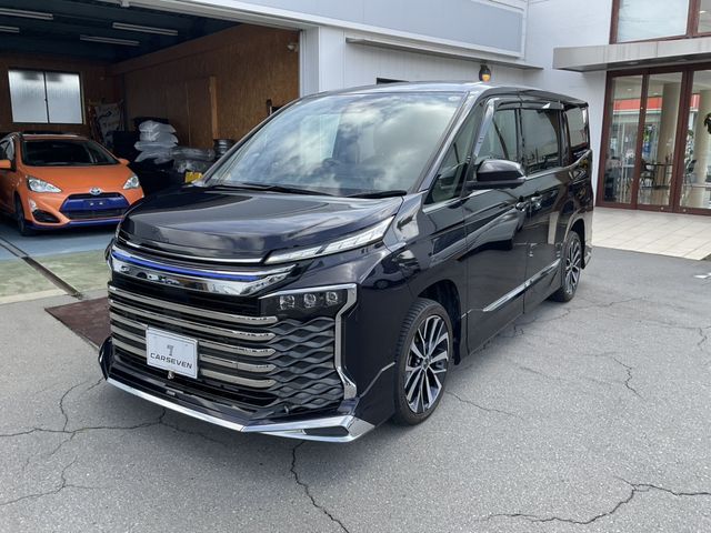 VOXY HYBRID 4WD