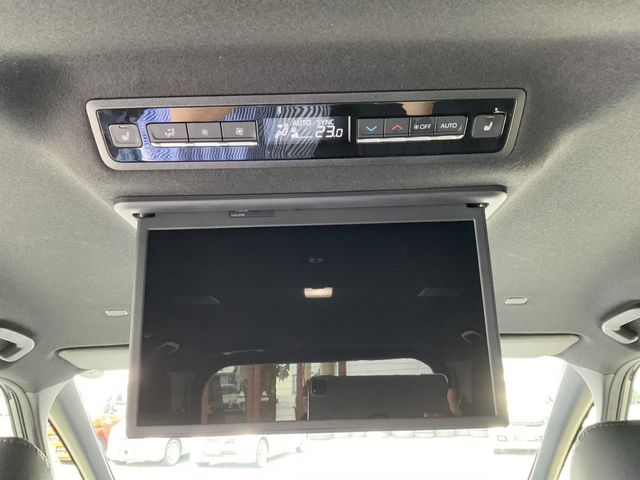 VOXY HYBRID 4WD