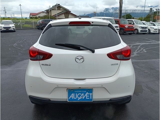 MAZDA2