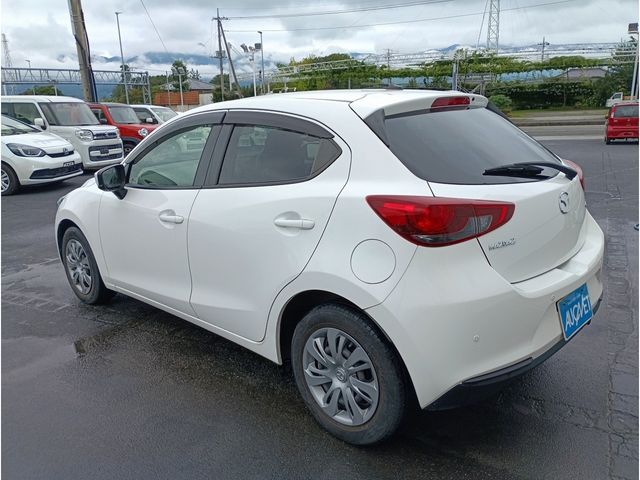 MAZDA2