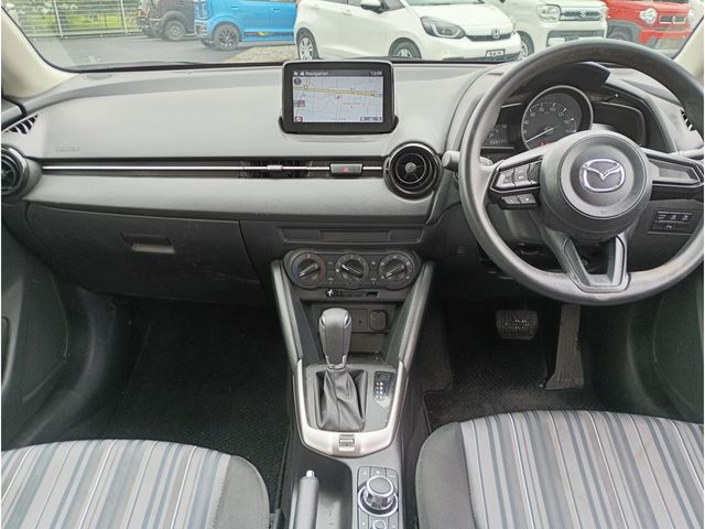 MAZDA2