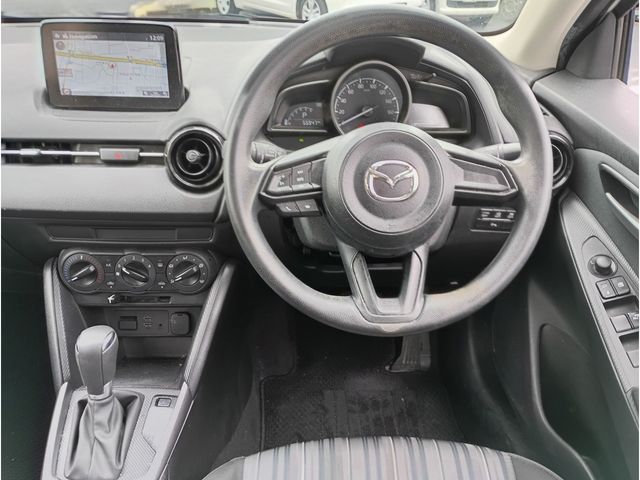 MAZDA2