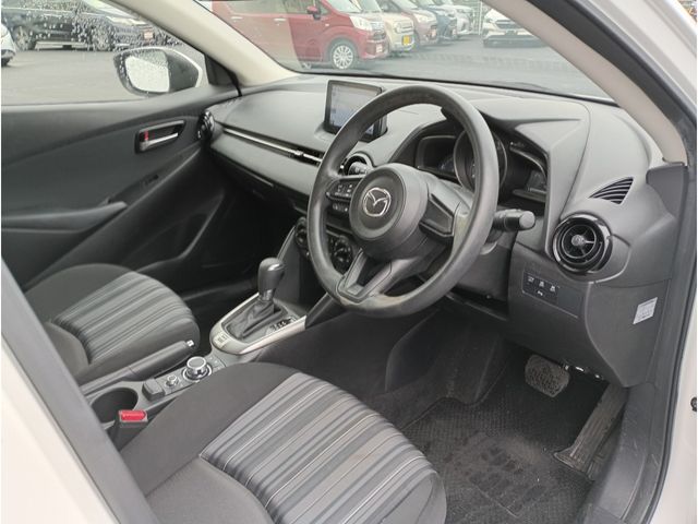 MAZDA2