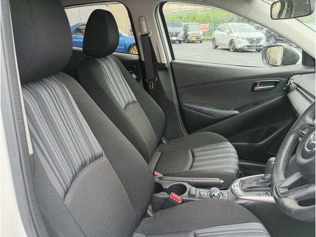 MAZDA2