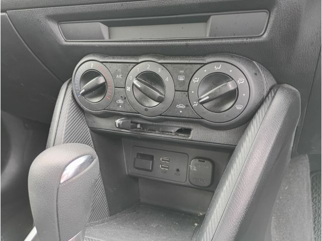 MAZDA2