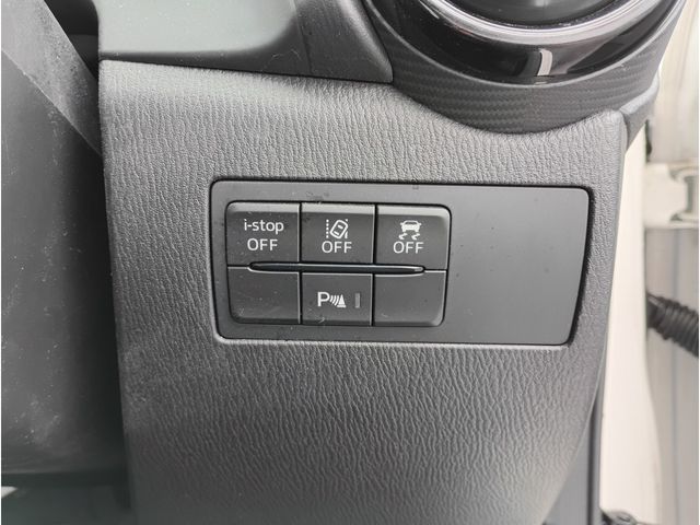 MAZDA2