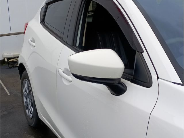 MAZDA2