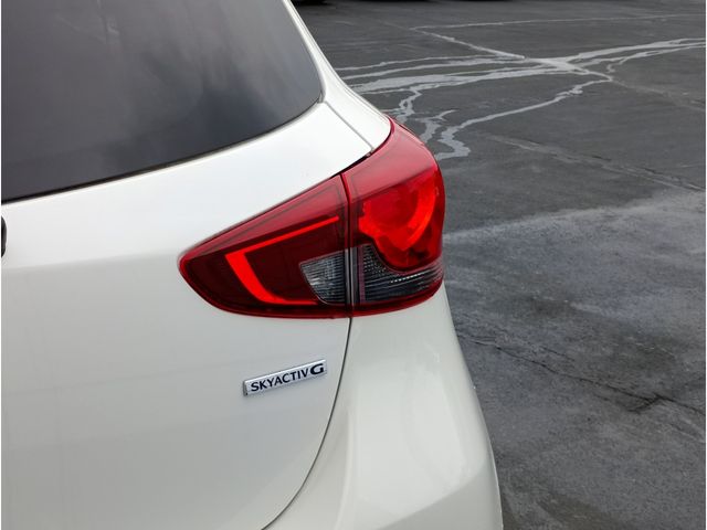 MAZDA2
