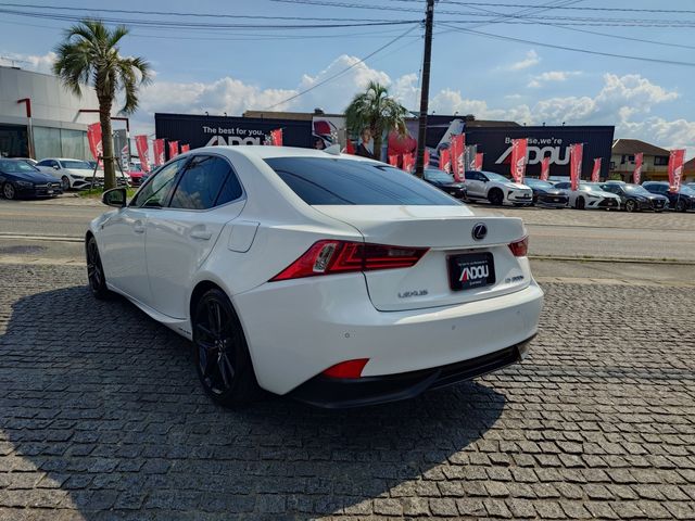 LEXUS IS300h