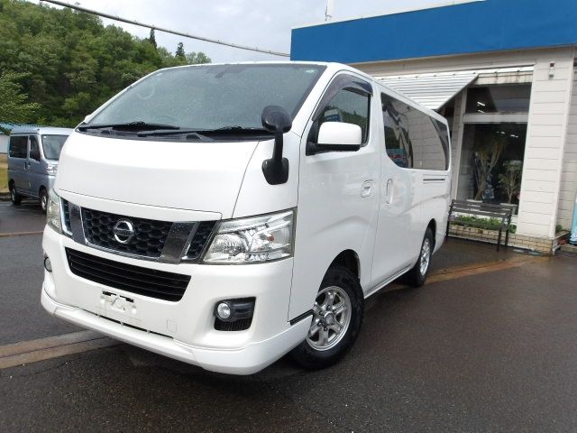 NV350 CARAVAN 4WD