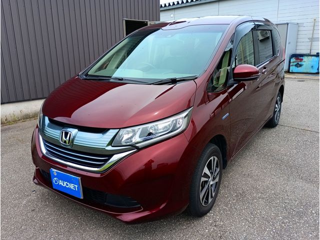 FREED plus HYBRID 4WD
