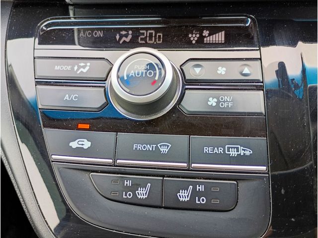 FREED plus HYBRID 4WD