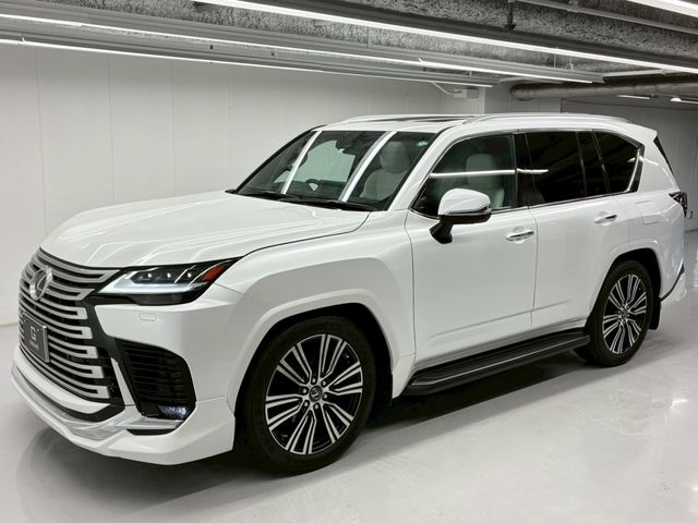 LEXUS LX600