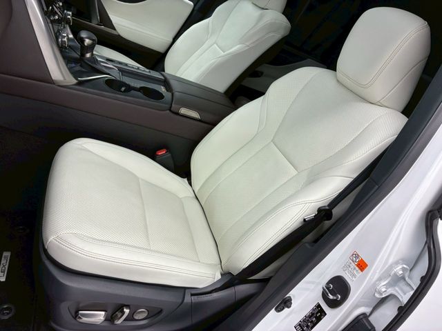 LEXUS LX600