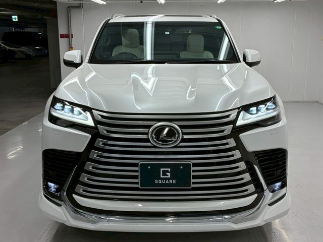 LEXUS LX600