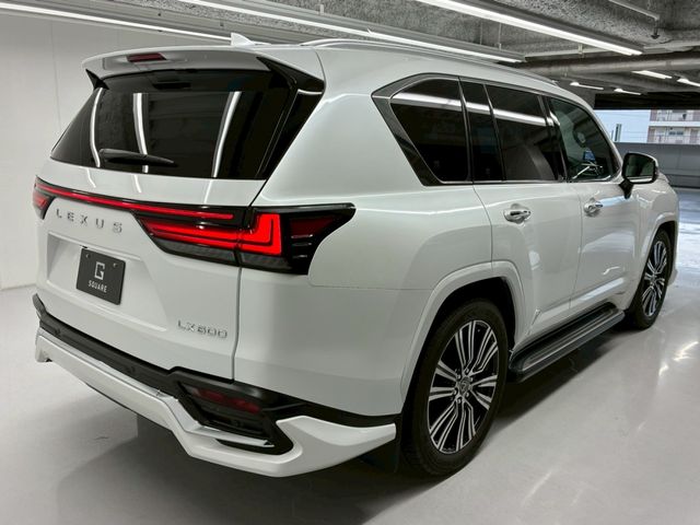 LEXUS LX600
