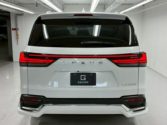 LEXUS LX600