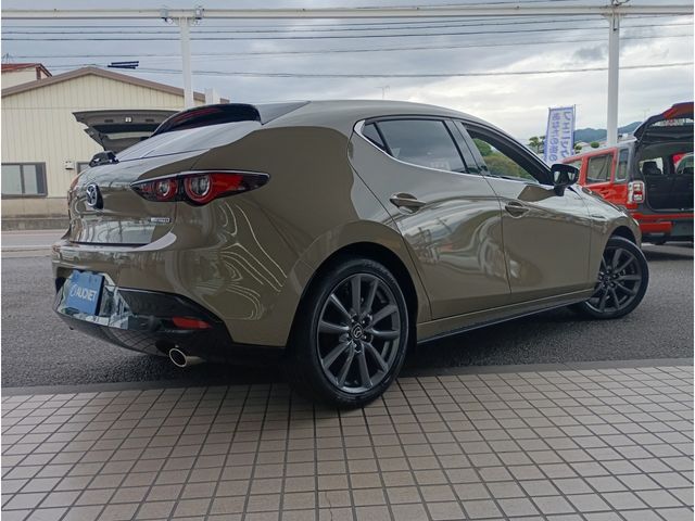 MAZDA3 FASTBACK