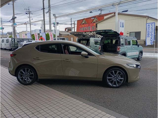 MAZDA3 FASTBACK