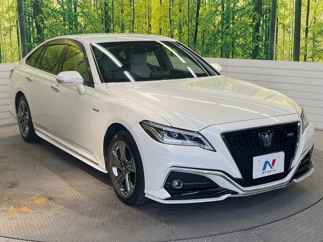 CROWN sedan hybrid 4WD