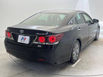 CROWN sedan hybrid