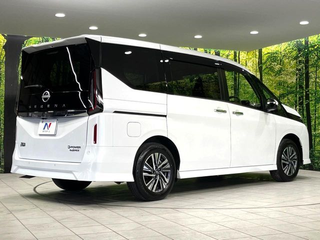 SERENA  WG 4WD