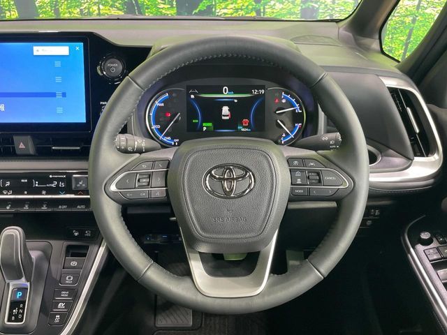 VOXY HYBRID