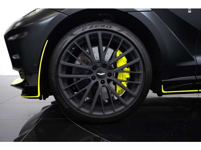 ASTON MARTIN SUV