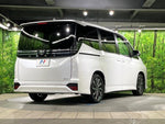 VOXY HYBRID