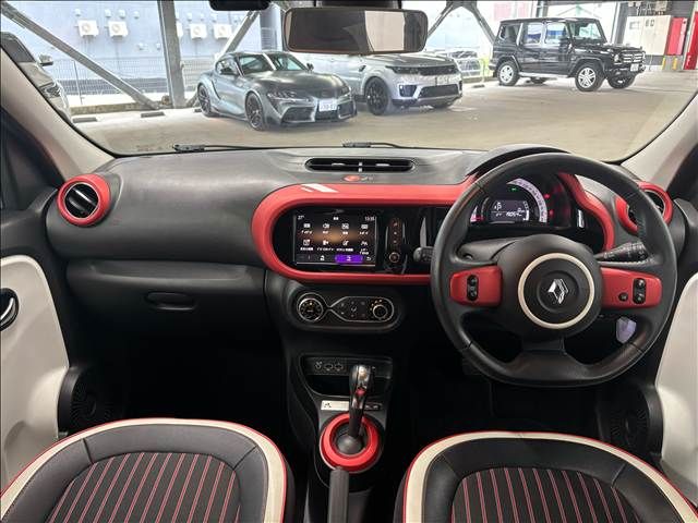 RENAULT TWINGO