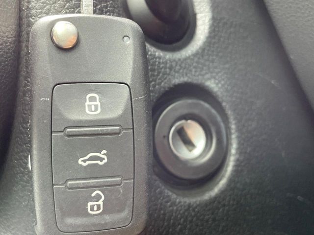 VOLKSWAGEN The BEETLE